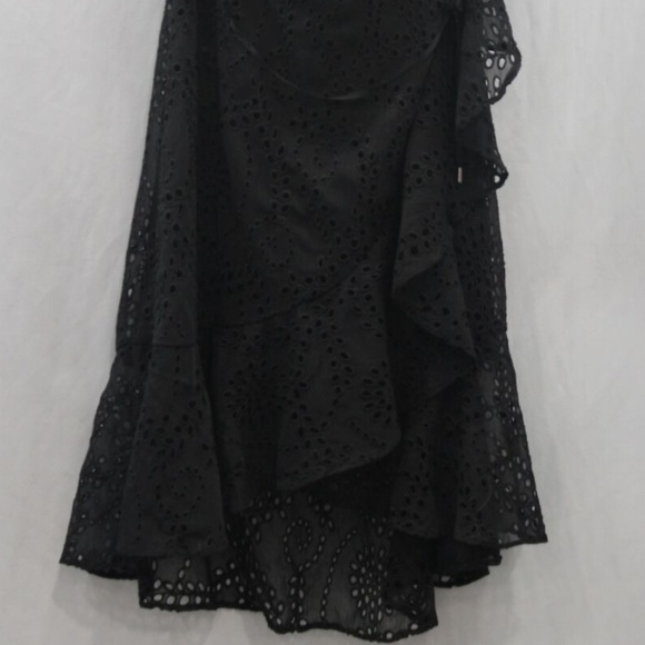 WHBM Eyelet Ruffle Wrap Dress in Black sz 4 NWT - Picture 6 of 6